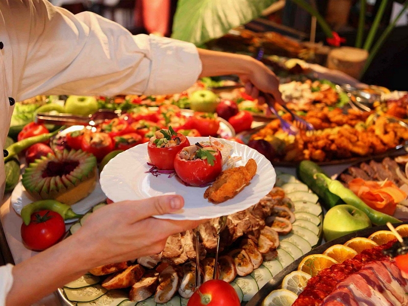 СМИ раскрыли схемы обмана в отелях Турции по системе «все включено»