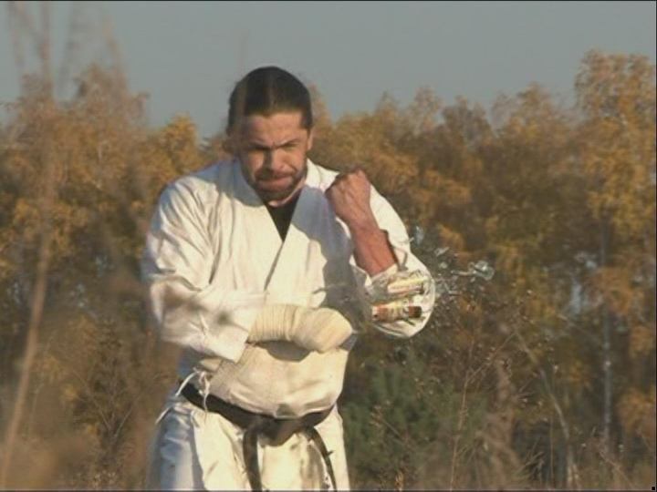 Священник пригрозил “размазать по полу” Моргенштерна, подписавшего контракт на бой