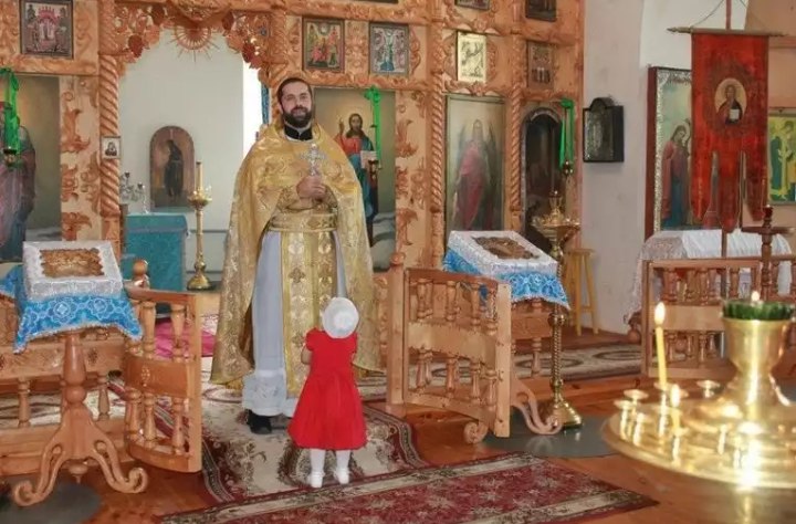 Священник пригрозил “размазать по полу” Моргенштерна, подписавшего контракт на бой