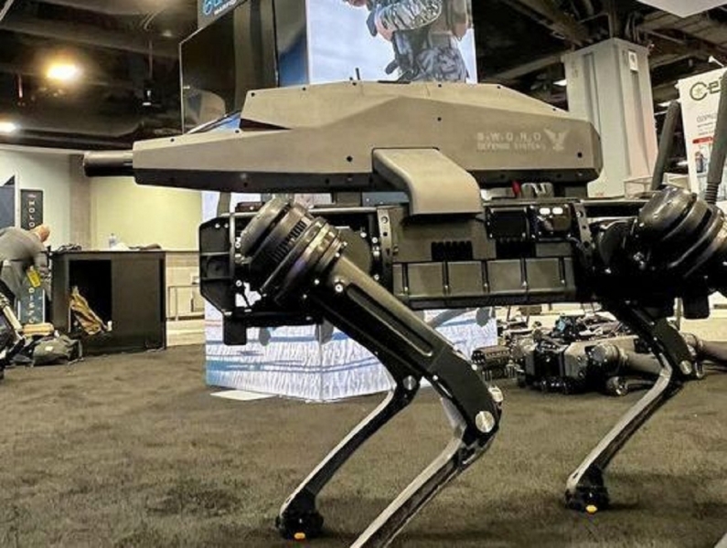 В США показали робособаку со штурмовой винтовкой: она ведет прицельный огонь на 1200 метров