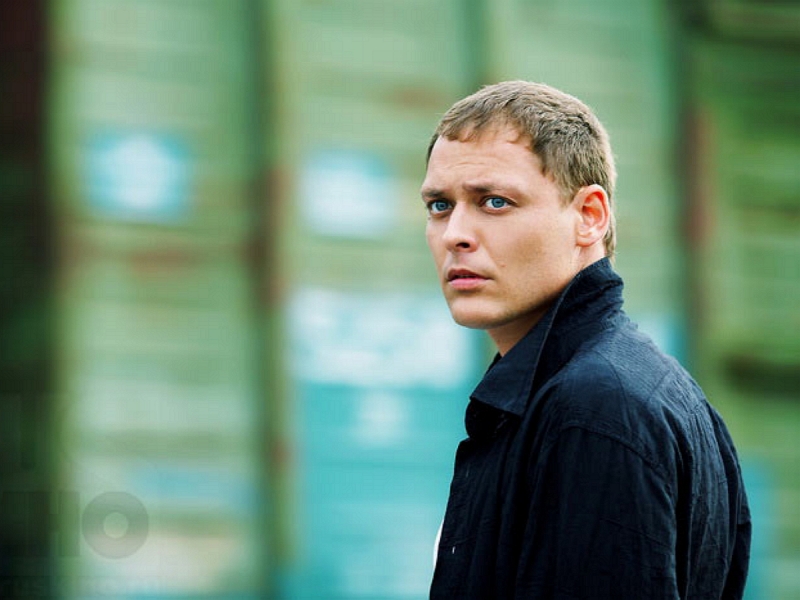 “Выпали все зубы и волосы”: актер Артем Артемьев заявил, что его отравили неизвестные