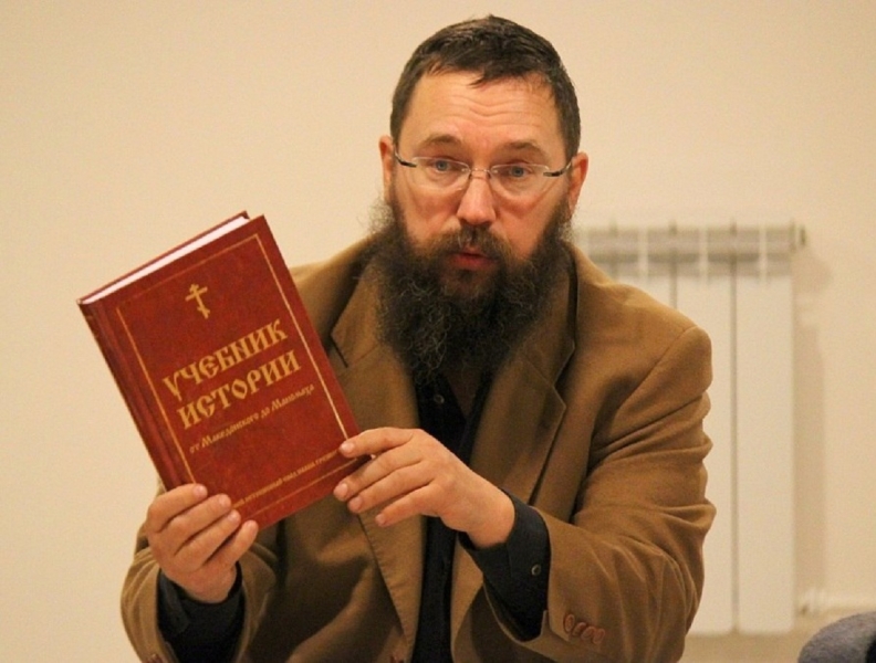 «Жрут все подряд»: Герман Стерлигов оскорбил россиян, покупающих еду в супермаркетах